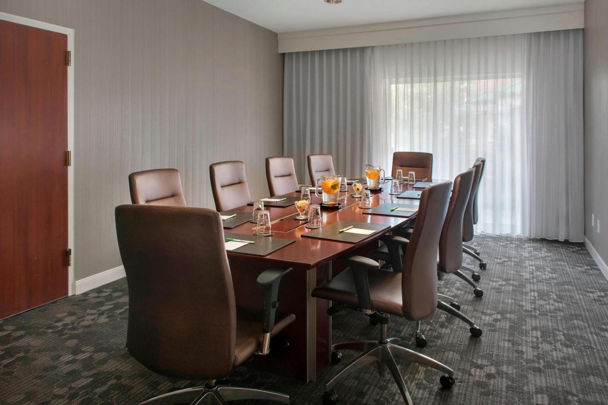 Courtyard By Marriott Basking Ridge Exterior photo