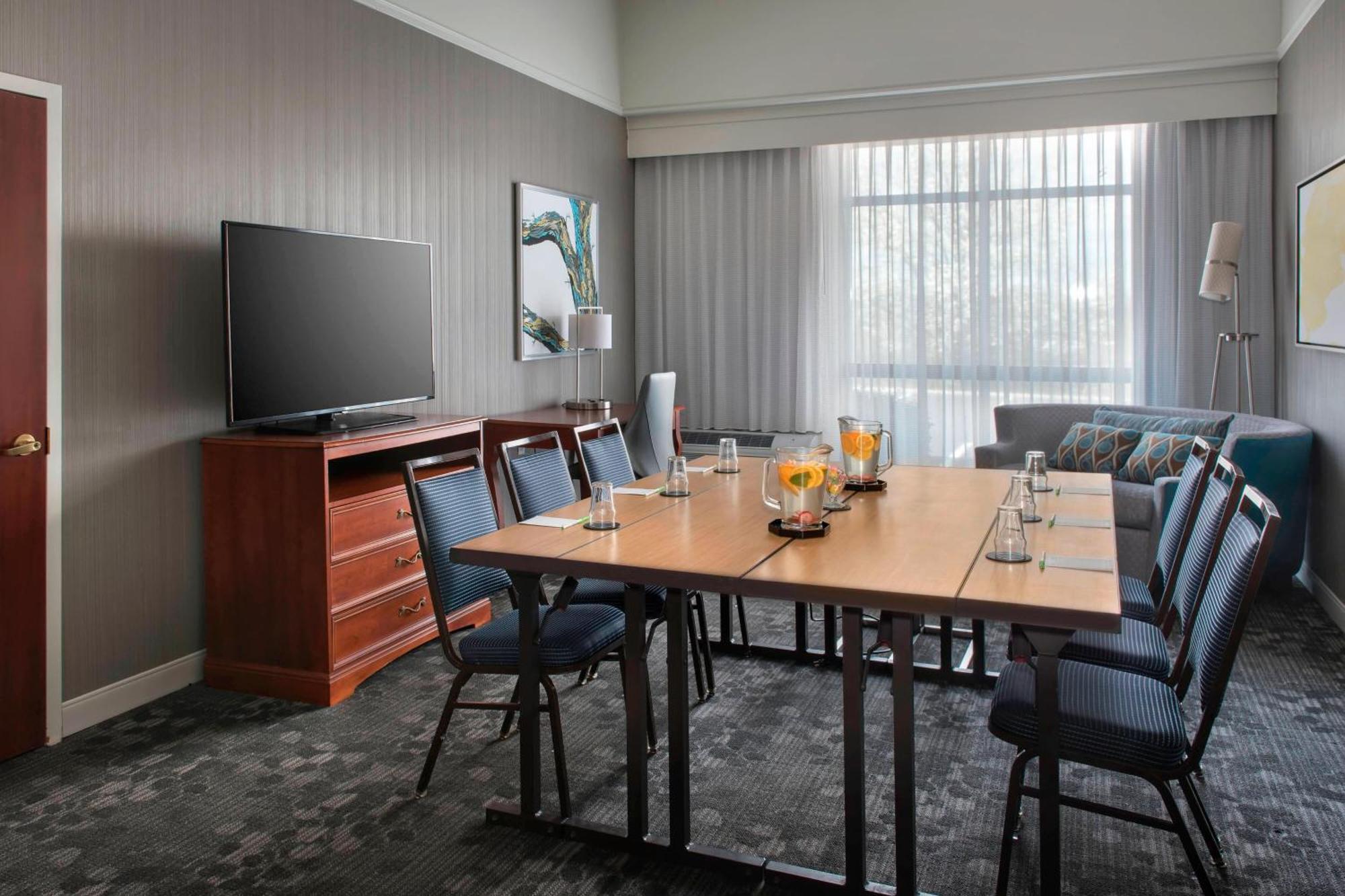 Courtyard By Marriott Basking Ridge Exterior photo